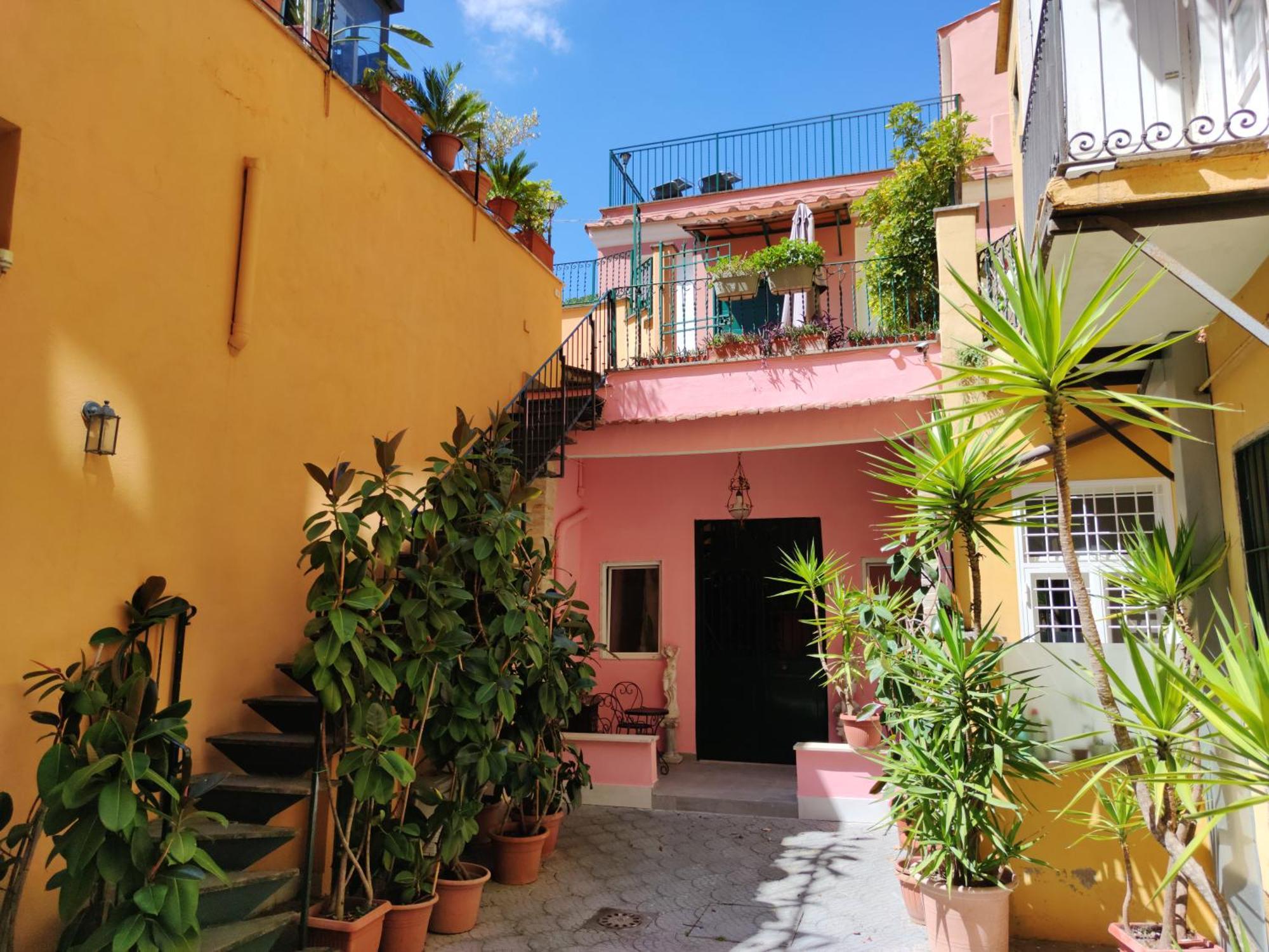 Apartment Domus Monami Dreams & Terrace In Trastevere *
